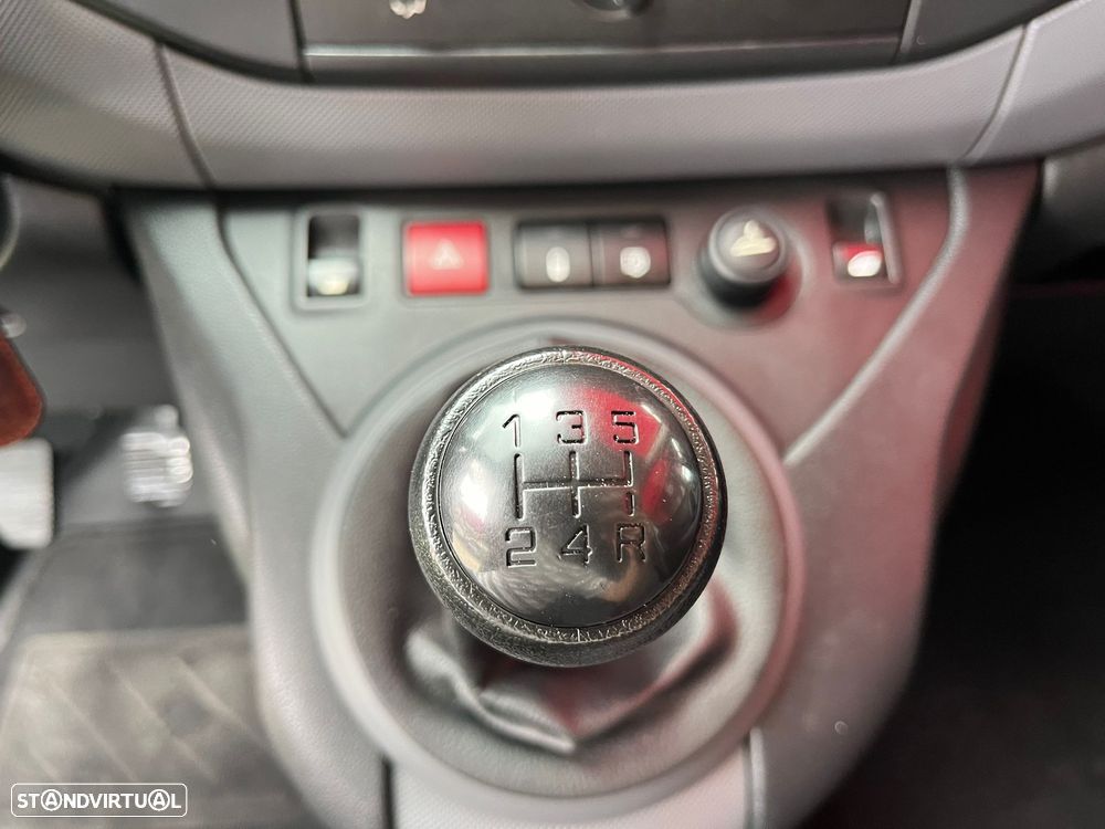 Peugeot Partner | 1.6 HDI | 3 Lug. | POUCOS KM's - 23