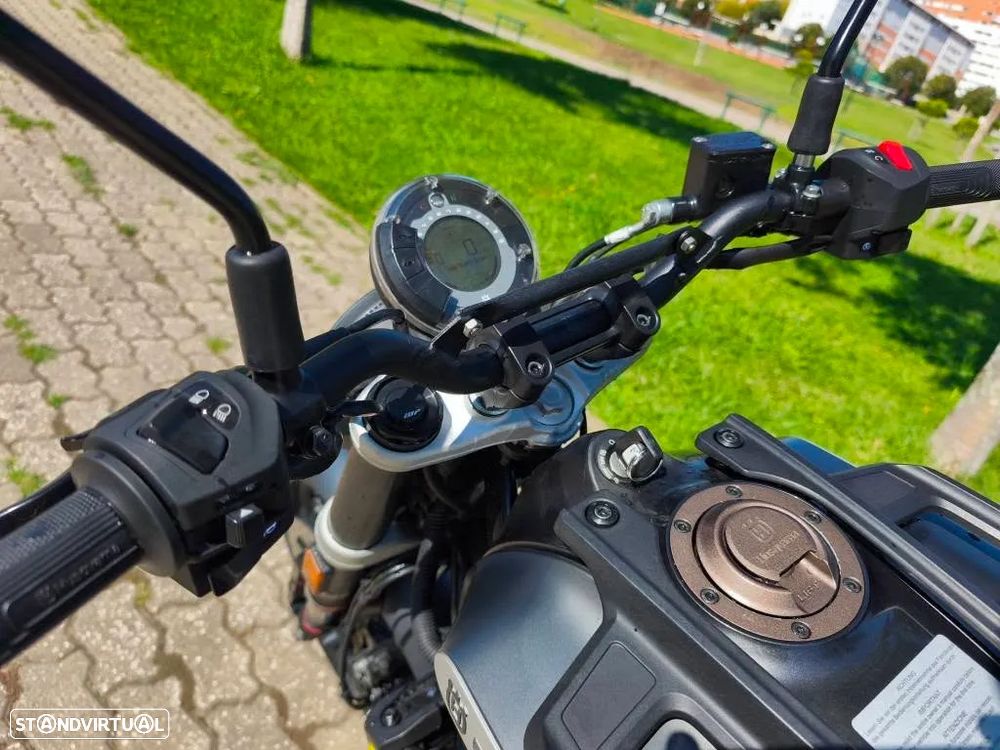 Husqvarna Svartpilen 125 - 7