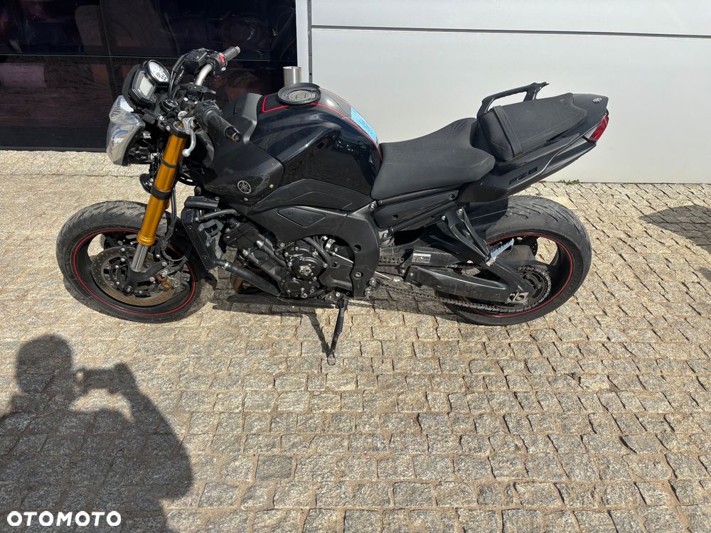 Yamaha FZ8 - 4