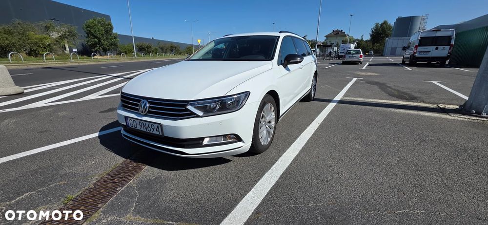 Volkswagen Passat 2.0 TDI SCR DSG Comfortline - 2