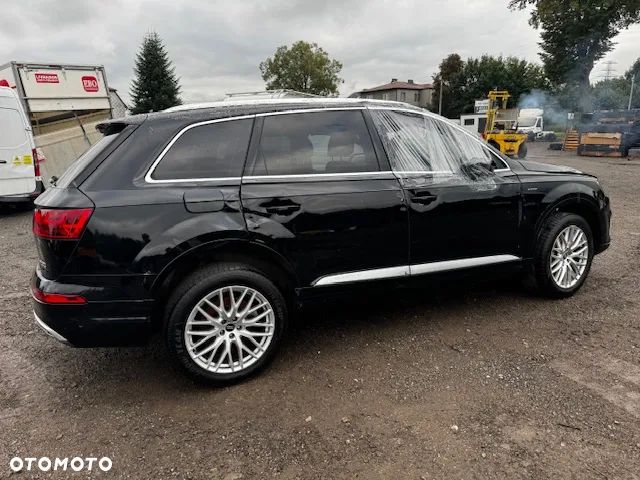 Audi Q7 e-tron 3.0 TDI Quattro Tiptr - 5