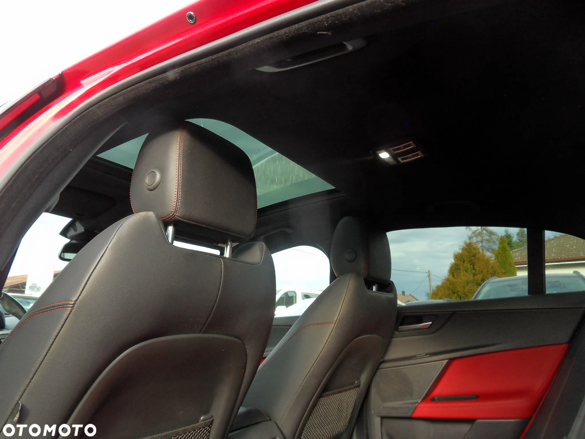 Jaguar XE E-Performance R-Sport - 13