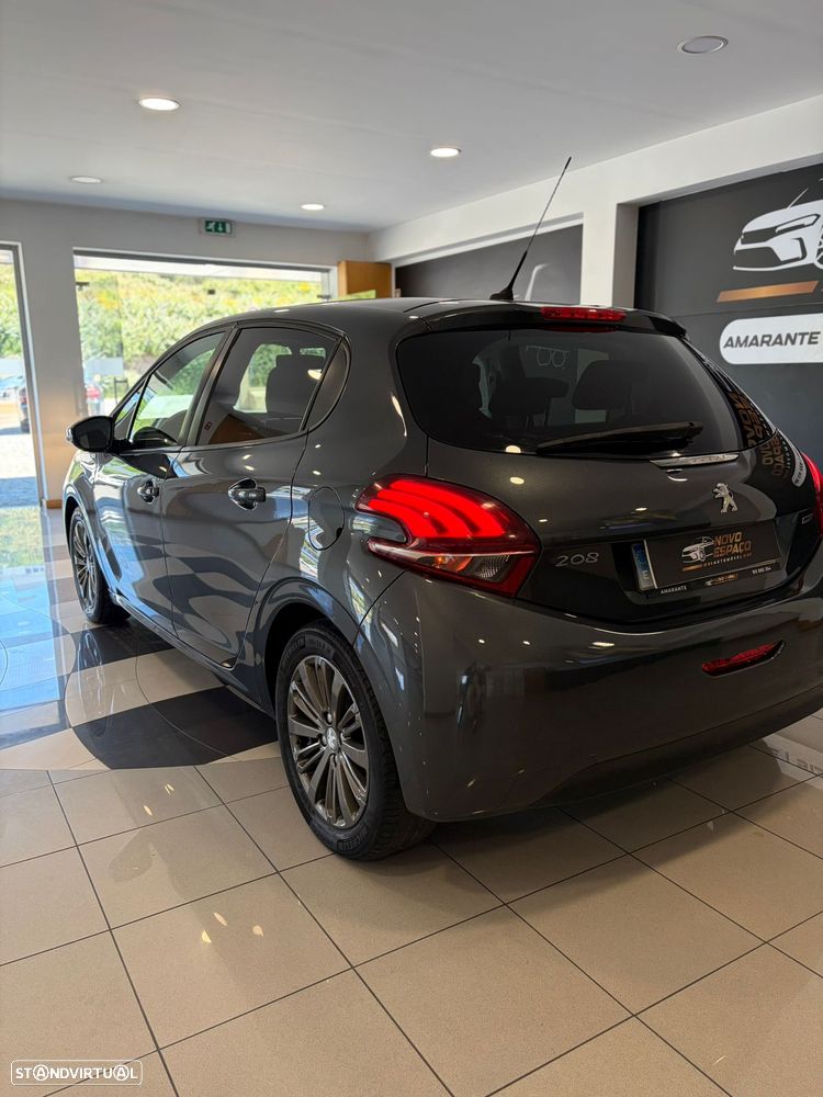 Peugeot 208 1.6 BlueHDi Style - 4