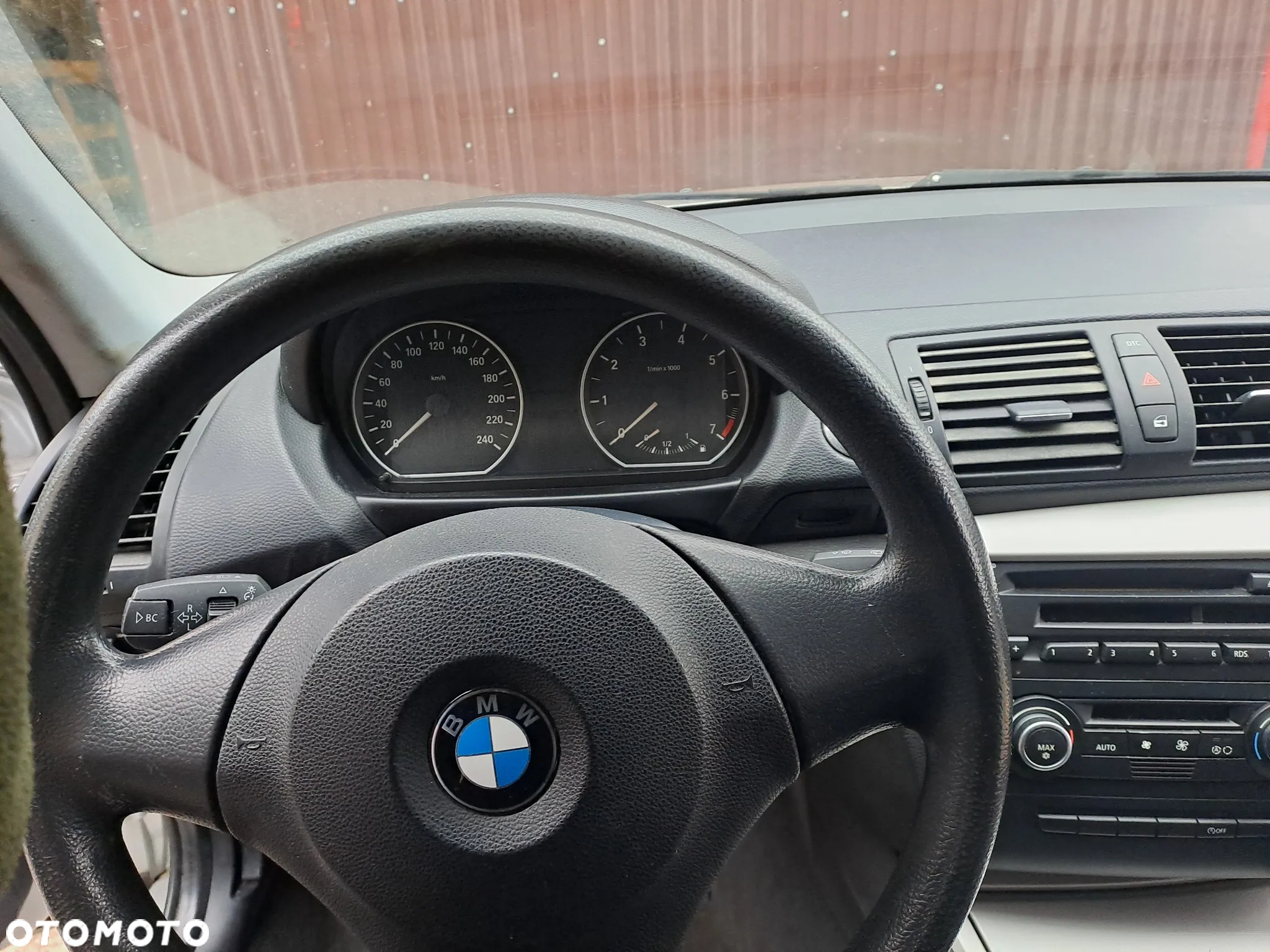 BMW Seria 1 116i - 11