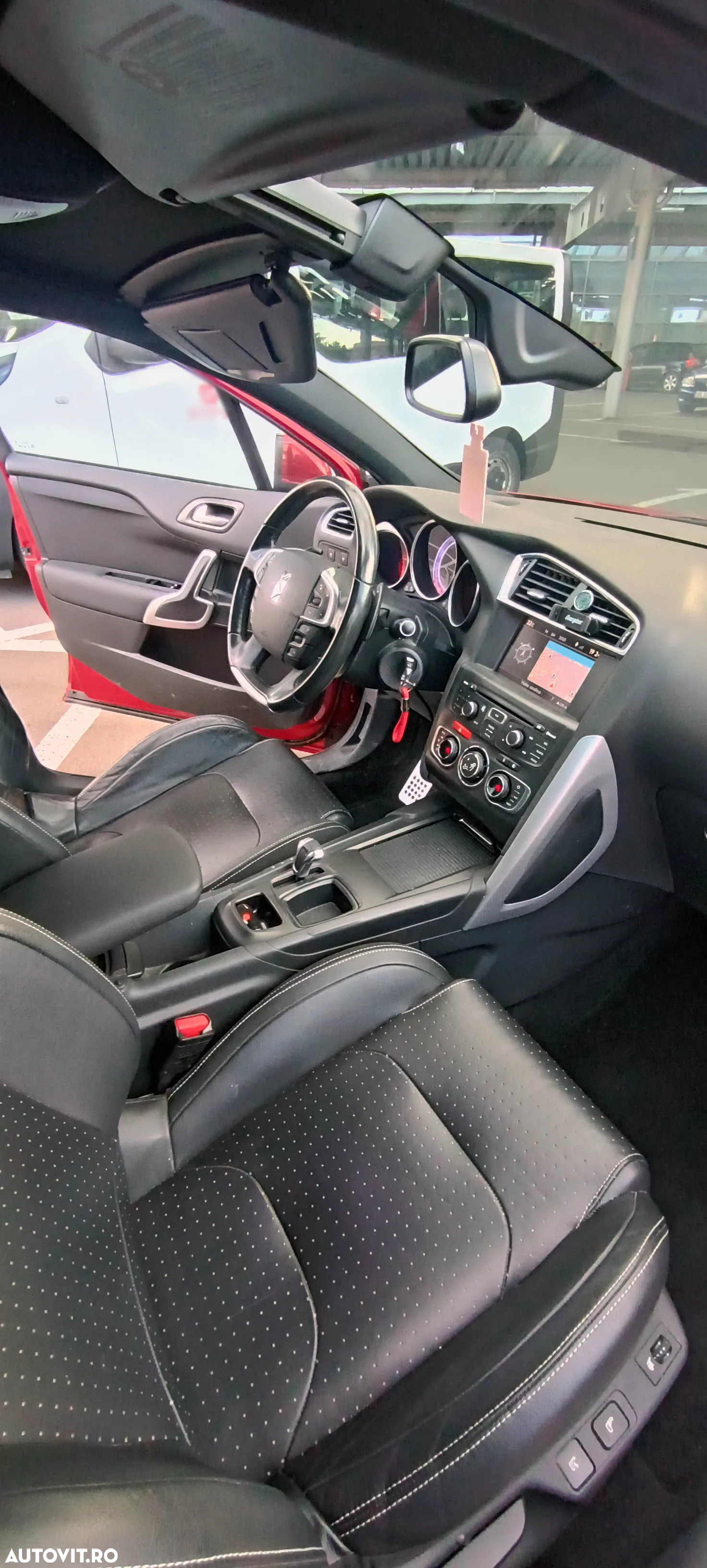 Citroën DS4 e-HDi 110 EGS6 SoChic - 15