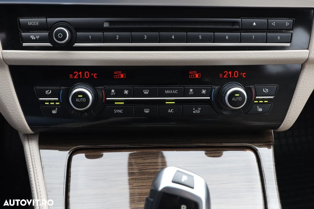 BMW Seria 5 525d Aut. - 23