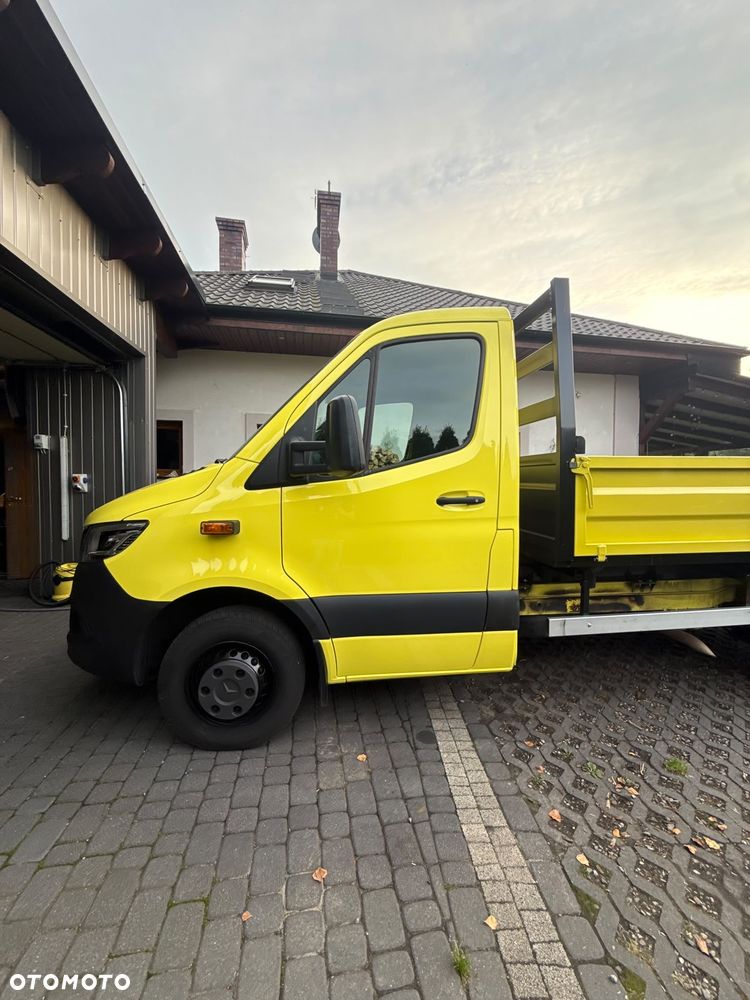 Mercedes-Benz Sprinter - 24