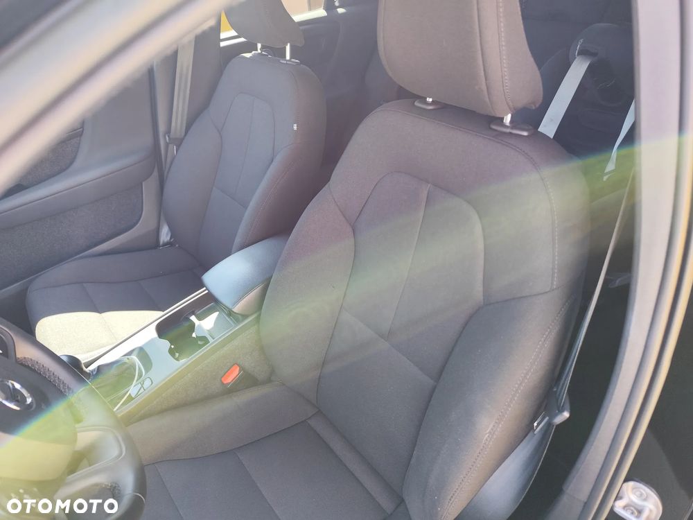 Volvo XC 40 T3 Momentum Core - 12