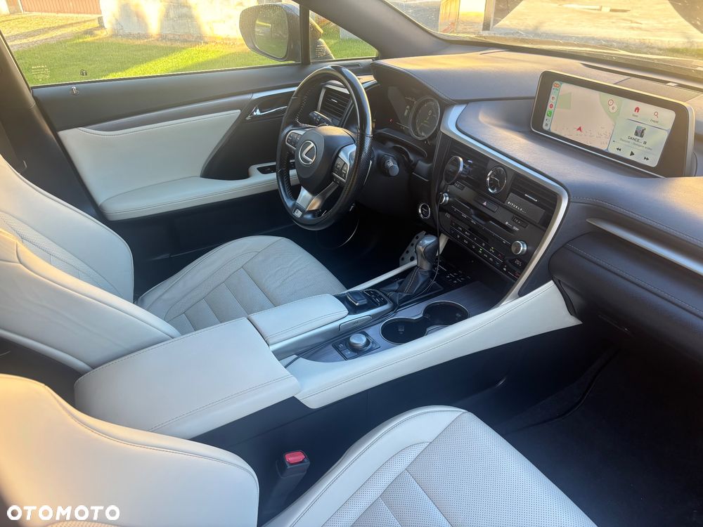 Lexus RX - 9