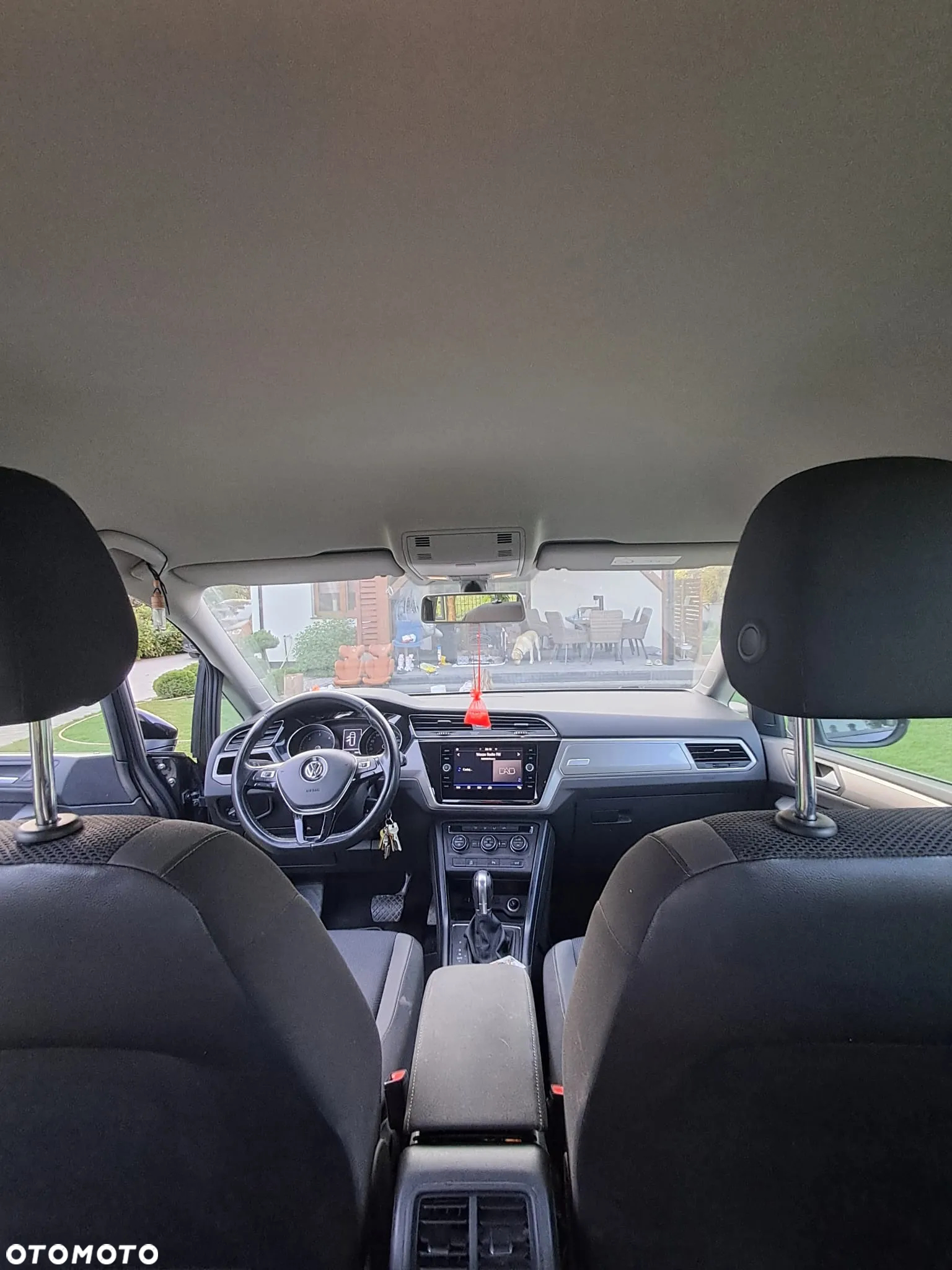 Volkswagen Touran - 11