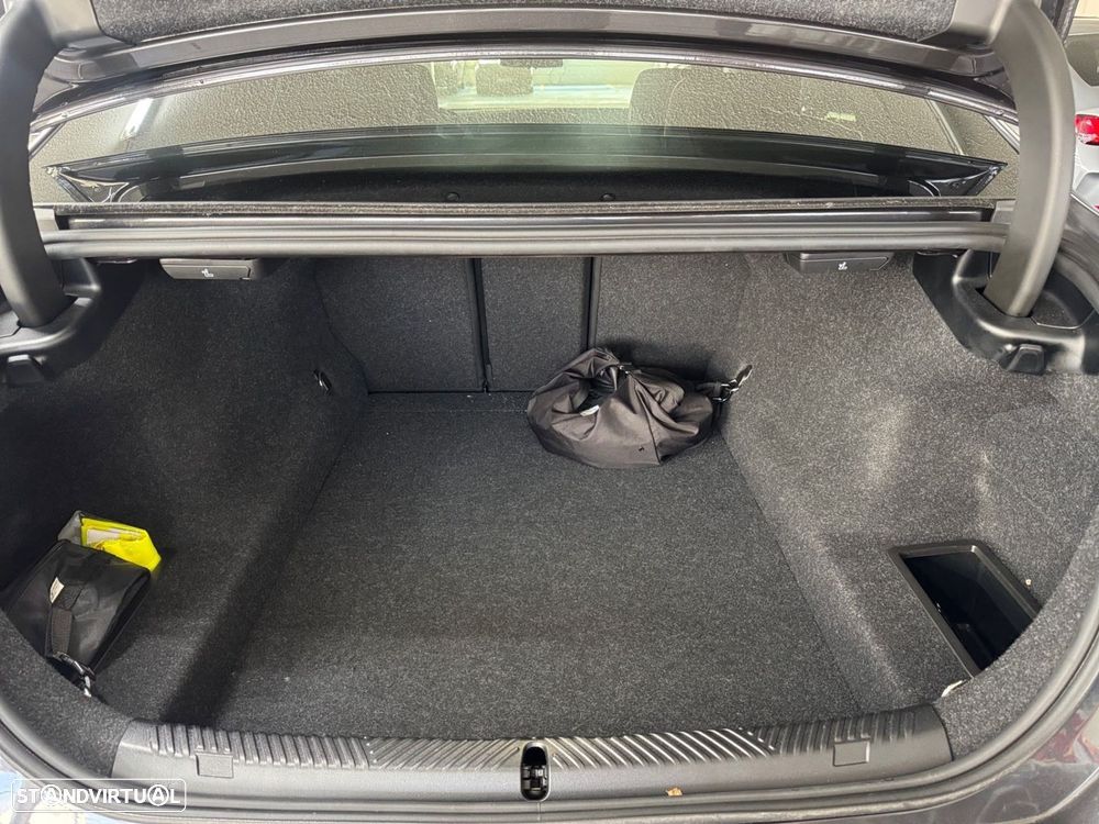 BMW 530 e Pack Desportivo M - 8