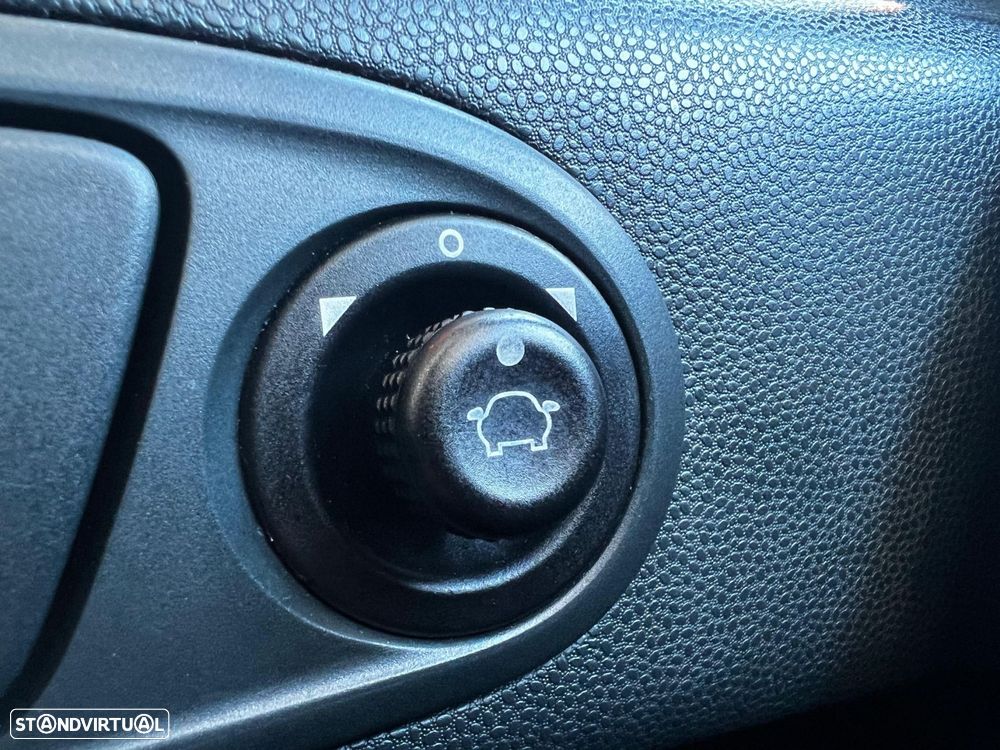 Ford Fiesta 1.4 TDCI Titanium - 29