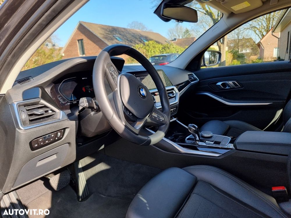 BMW Seria 3 330e Aut. Luxury Line - 24