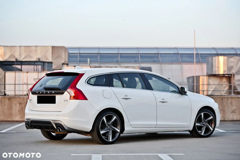 Volvo V60 D3 Geartronic RDesign - 17