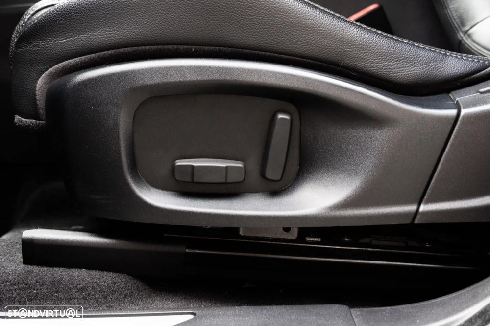 Jaguar E-Pace 2.0 i4D SE - 46