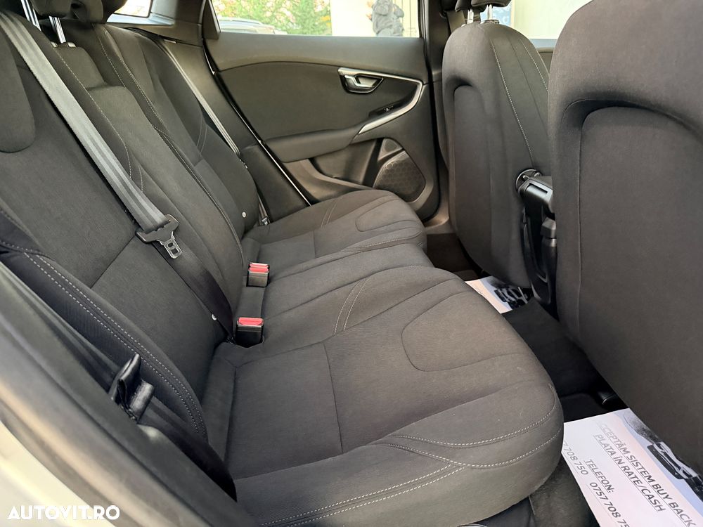 Volvo V40 D2 Kinetic - 7