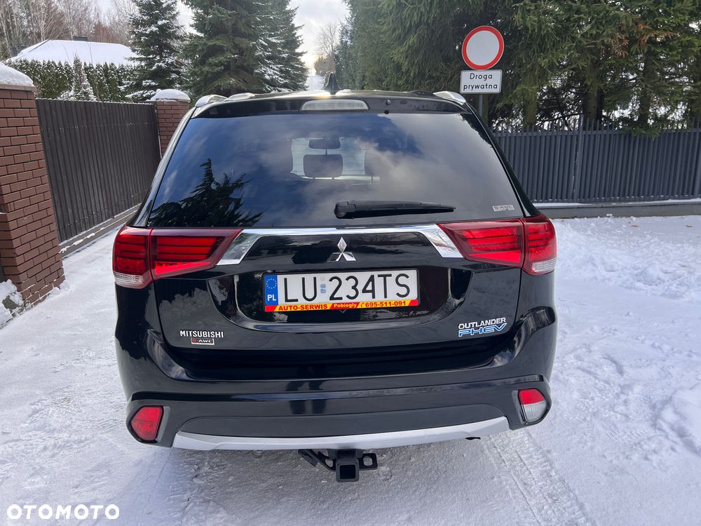 Mitsubishi Outlander 2.0 4WD Top - 18