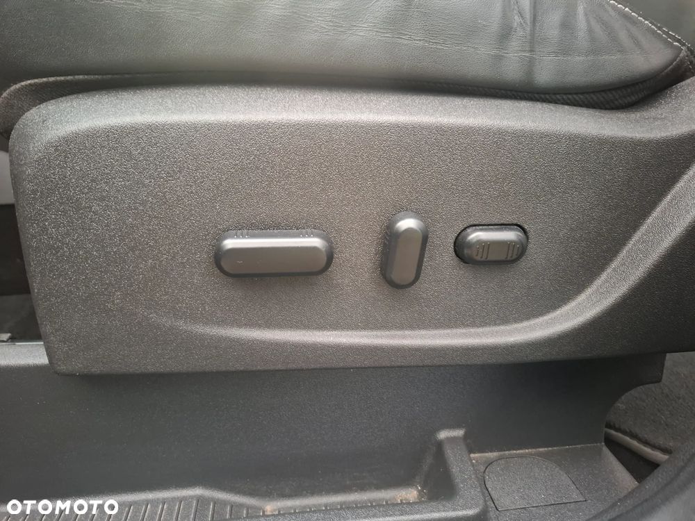 Ford Kuga 2.0 TDCi 4WD Titanium Plus - 32