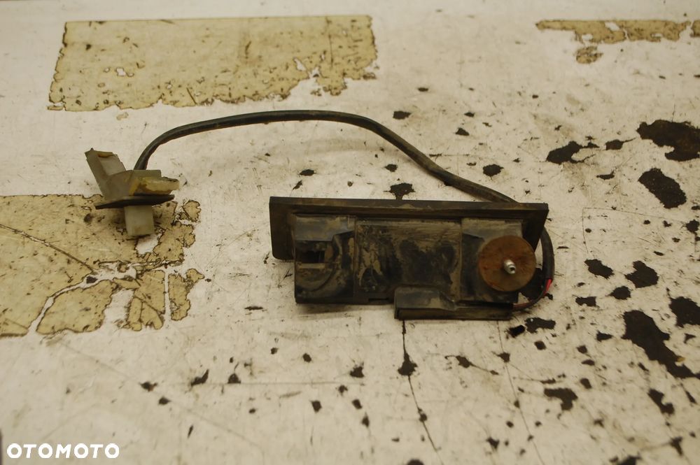 KLAMKA PRZYCISK KLAPY BAGAŻNIKA TYŁ TYLNA OPEL ASTRA III H 3D - 2