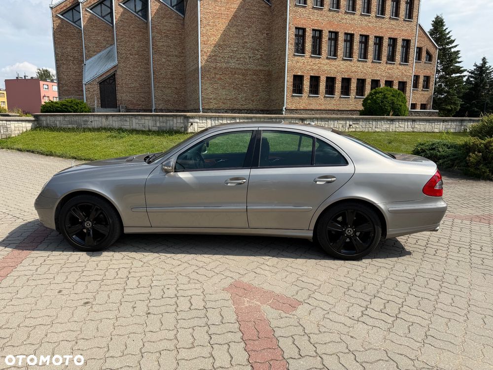 Mercedes-Benz Klasa E 280 CDI 4-Matic Classic - 4
