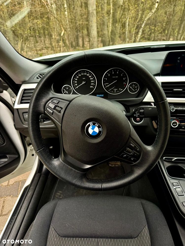 BMW 3GT 320i GPF xDrive Advantage - 18