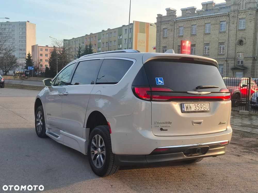 Chrysler Pacifica - 20