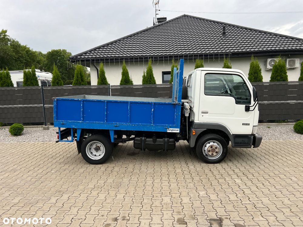 Nissan Cabstar - 3