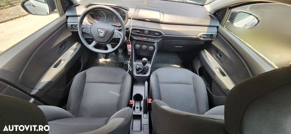 Dacia Logan TCe 90 Essential - 10