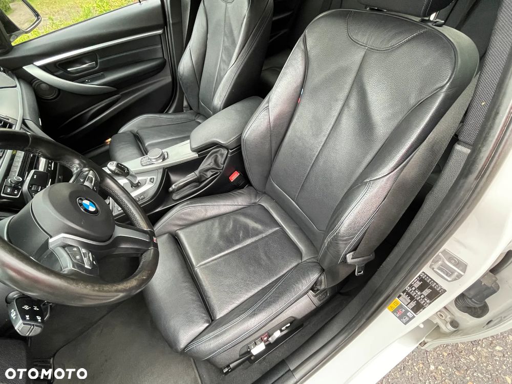 BMW Seria 3 330e iPerformance M Sport - 25