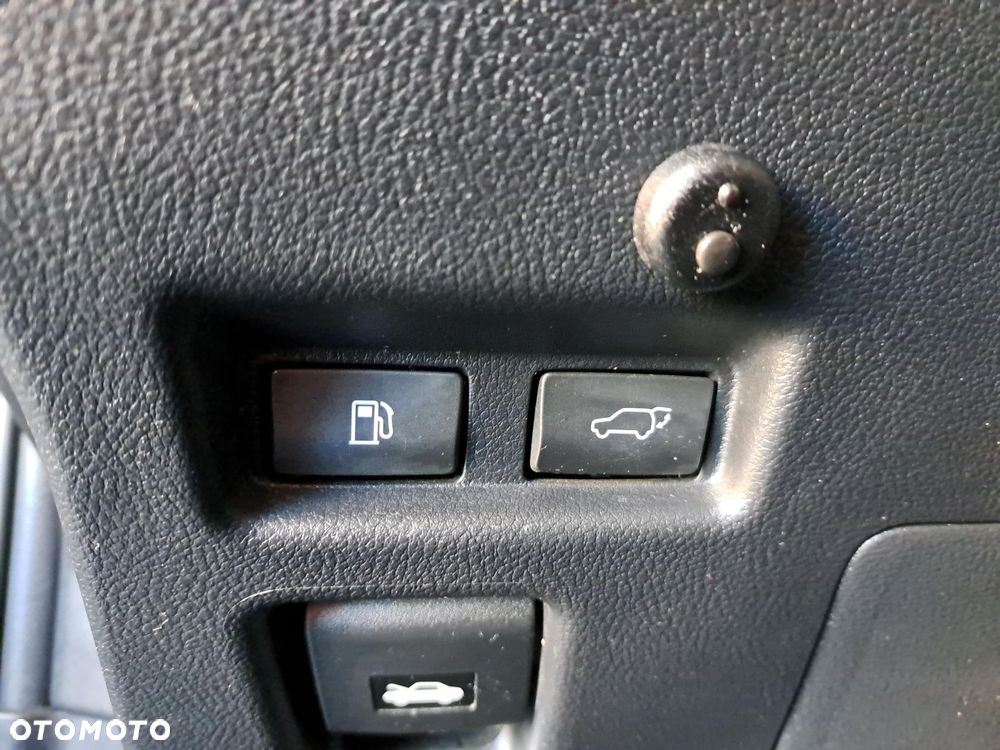 Lexus UX 250h GPF Business 2WD - 33