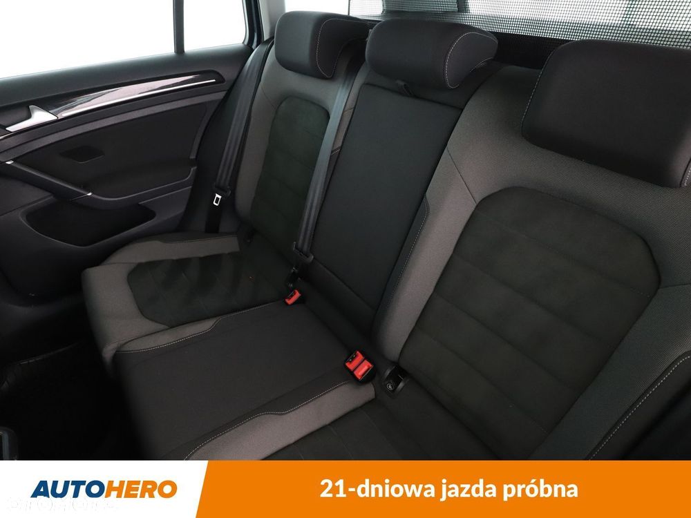 Volkswagen Golf - 15