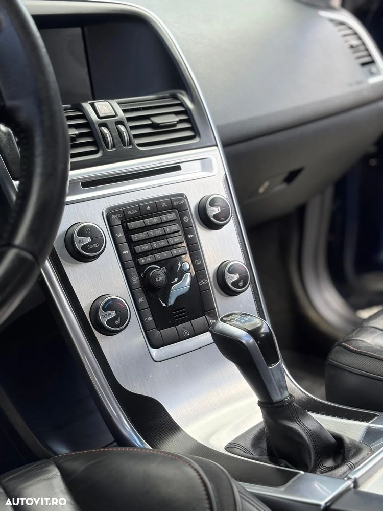 Volvo XC 60 D4 Ocean Race - 11