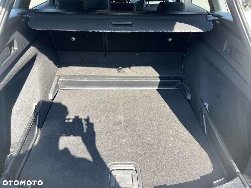 Toyota Corolla 1.8 Hybrid Comfort - 13