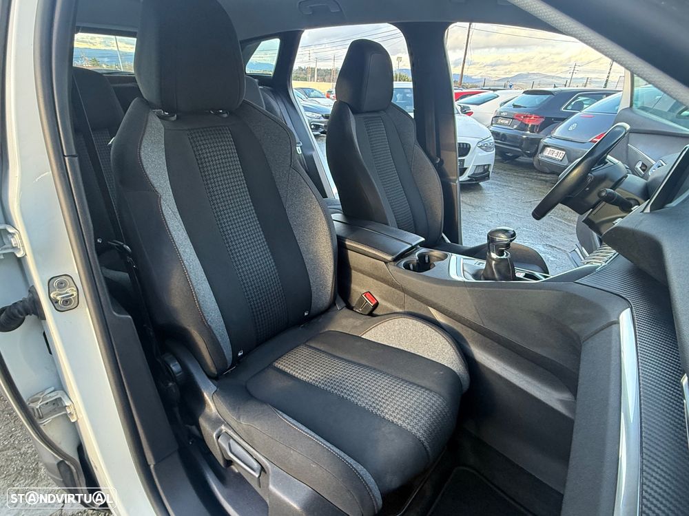 Peugeot 3008 1.5 BlueHDi GT - 27