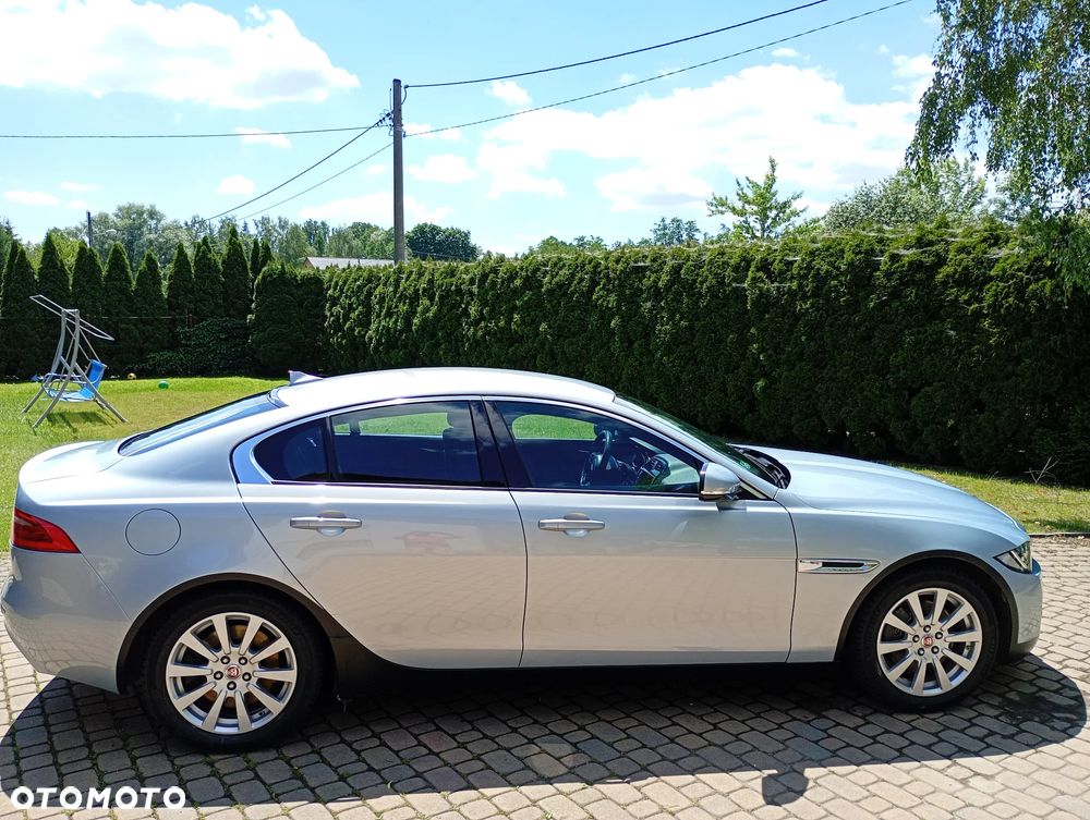 Jaguar XE - 2