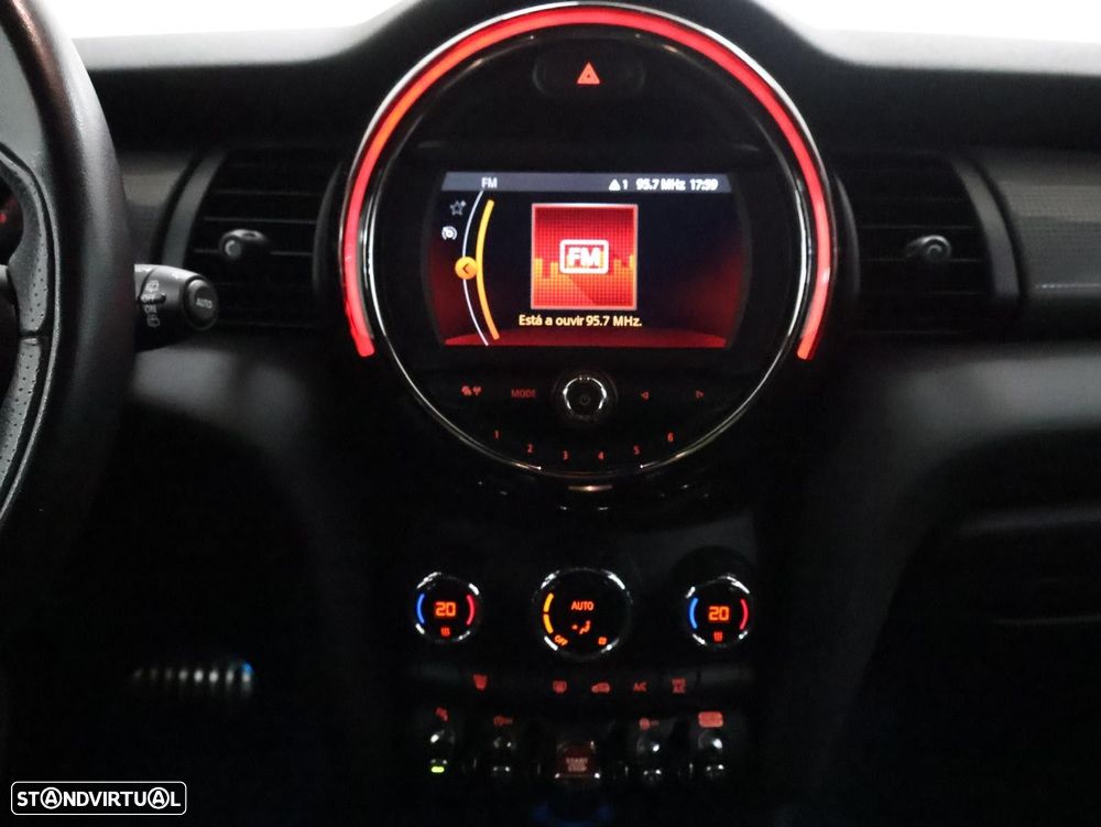 MINI 5 Portas Cooper Auto - 21