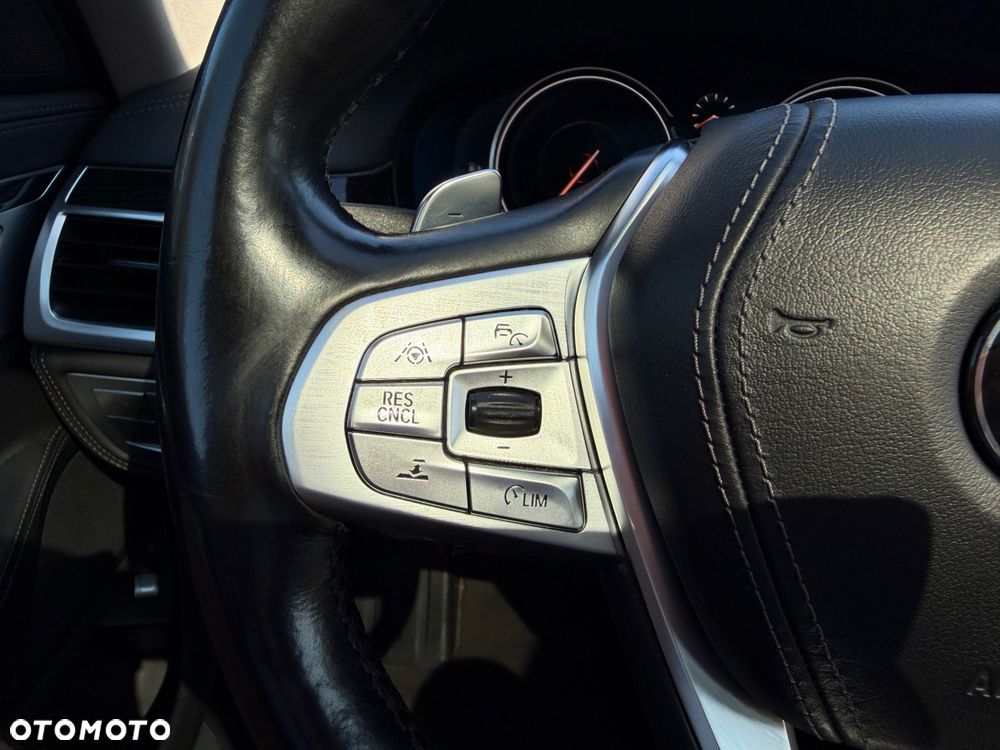 BMW Seria 7 740Ld xDrive - 29