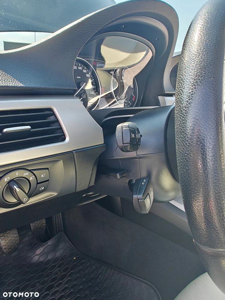 BMW Seria 3 325xi - 21