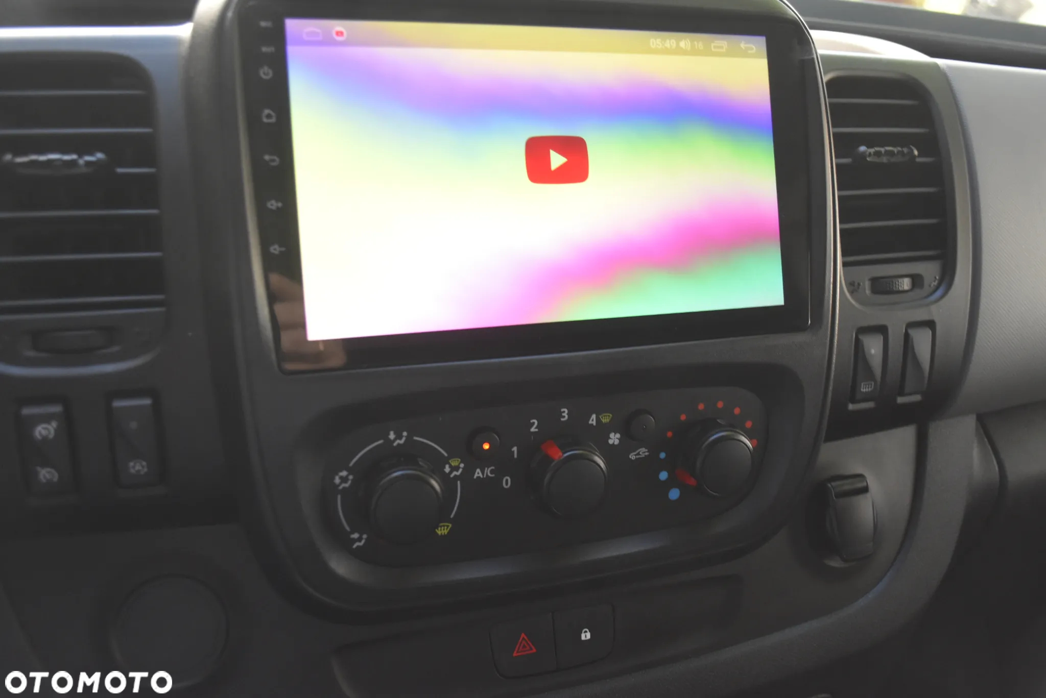 Renault Trafic - 10