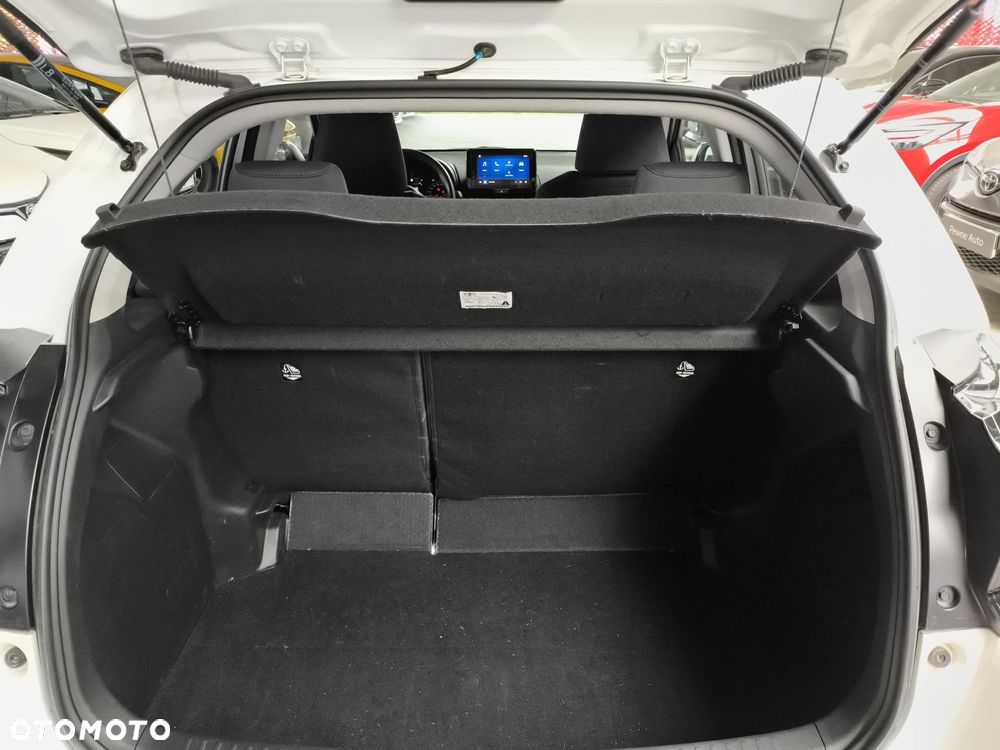 Toyota Yaris - 10