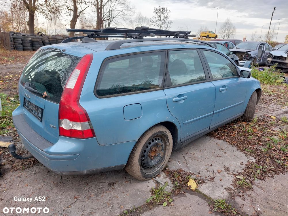 Zderzak VOLVO V50 2,0D 05R. maska,drzwi,lampy,klapa.... - 3