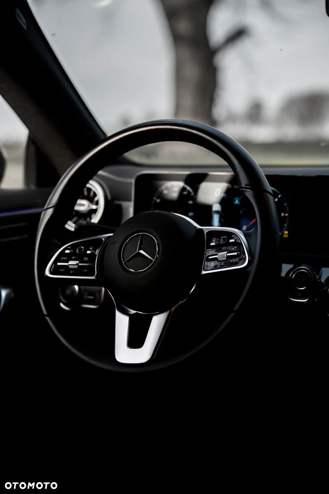 Mercedes-Benz CLA 180 d - 33