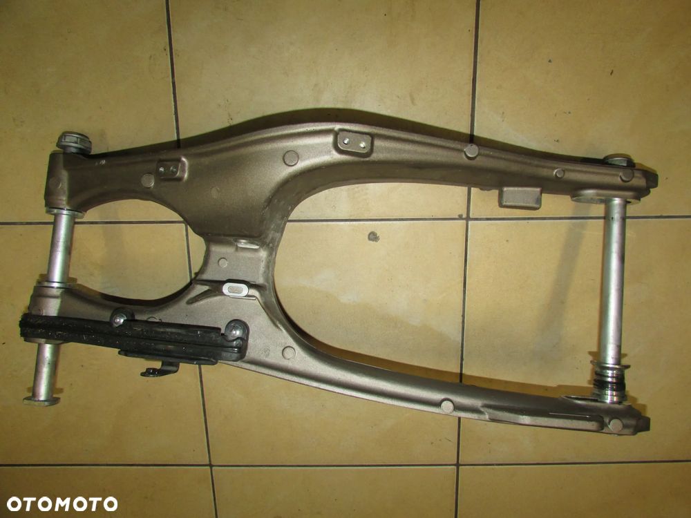 ZONTES G1 125 scrambler wahacz tył - 3