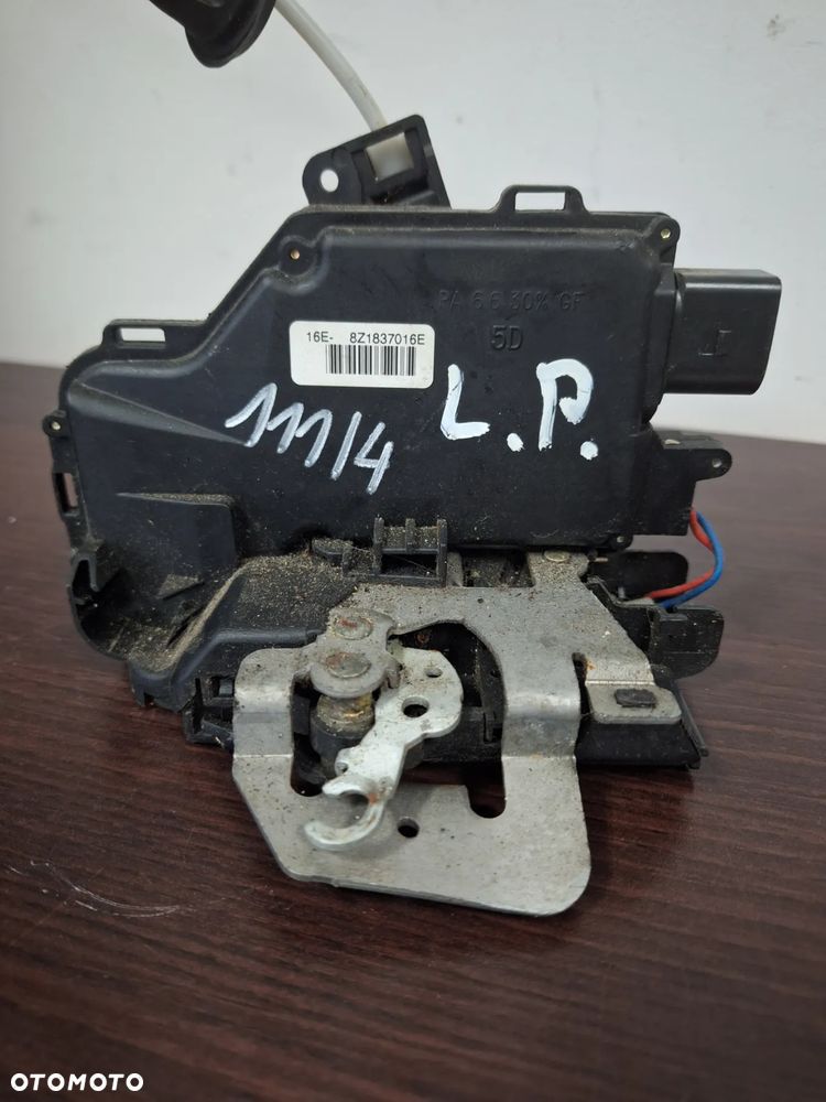 AUDI A2 zamek drzwi prawy przód HB 5D 8Z1837016E 7 PIN EUROPA     (111/4)    (111/3) - 1