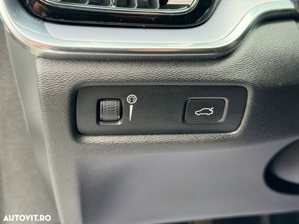 Volvo V60 D3 Momentum Pro - 12