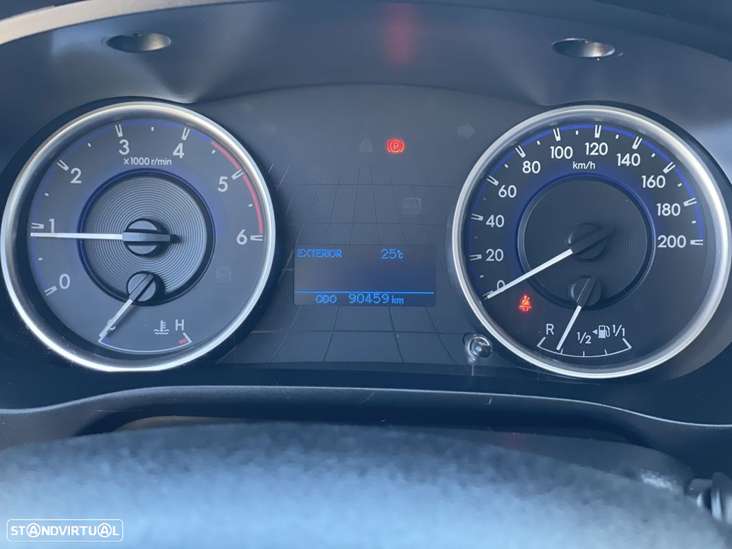 Toyota Hilux 2.4 D-4D 4X2 - 21