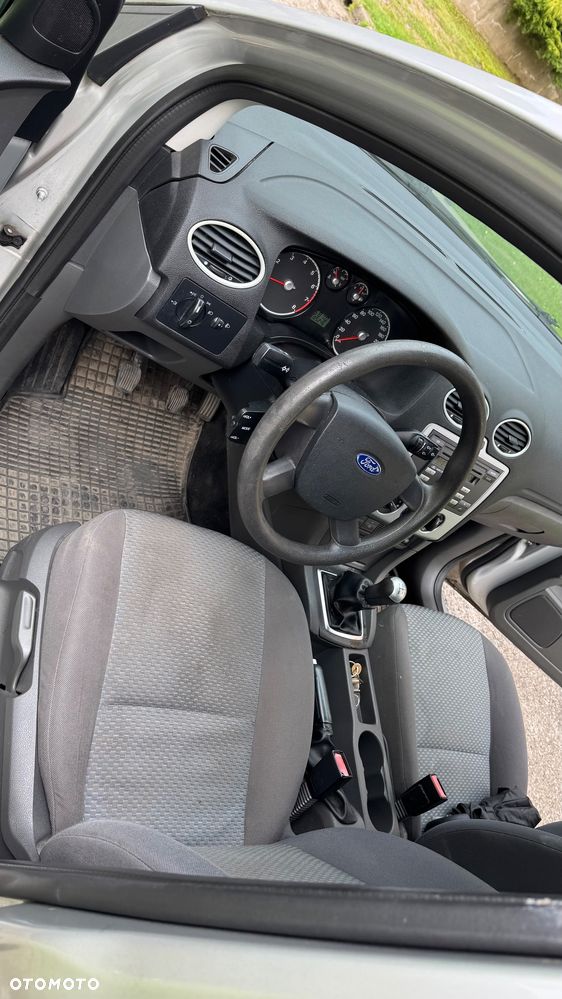Ford Focus - 16
