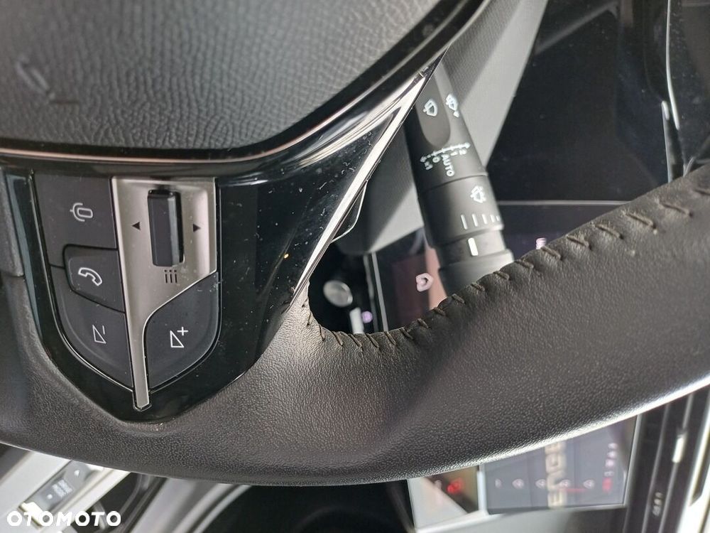 Peugeot 408 - 25