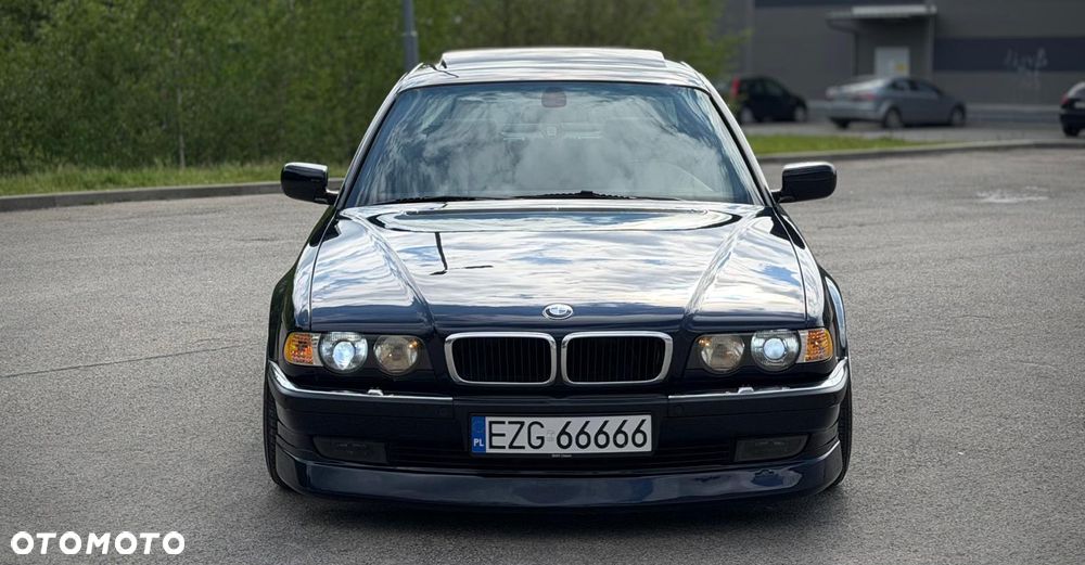 BMW Seria 7 - 10
