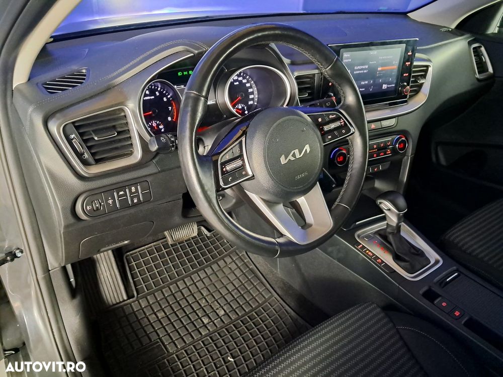 Kia XCeed - 10